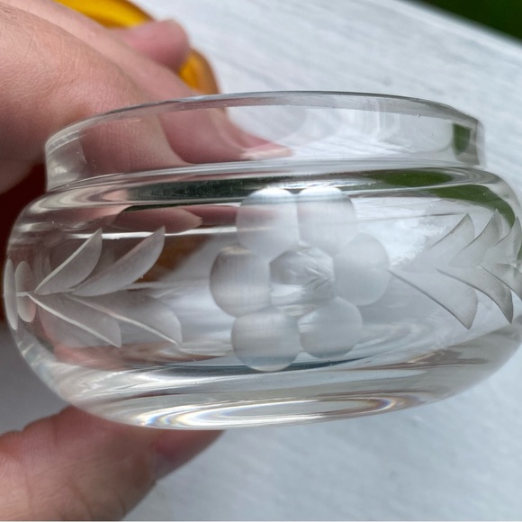 Vintage Cornflower Glass Powder Jar Bakelite - Picture 2 of 4